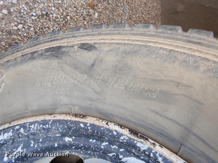 image for item EW9599 2000 Chevrolet Blue Bird school bus