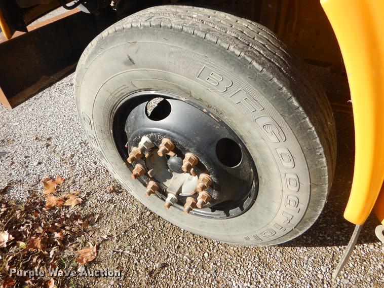 image for item EW9599 2000 Chevrolet Blue Bird school bus