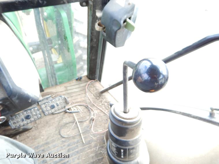 image for item EW9604 2002 John Deere 5520 tractor