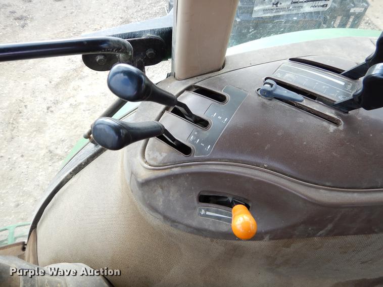 image for item EW9604 2002 John Deere 5520 tractor