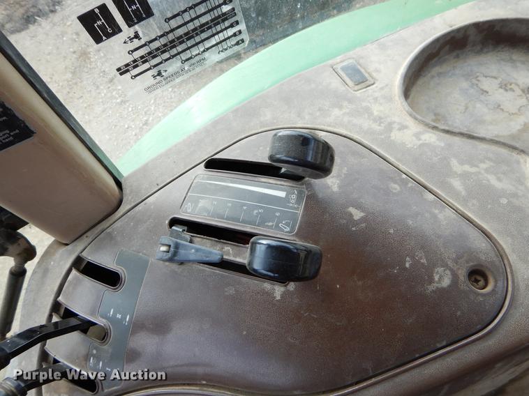 image for item EW9604 2002 John Deere 5520 tractor