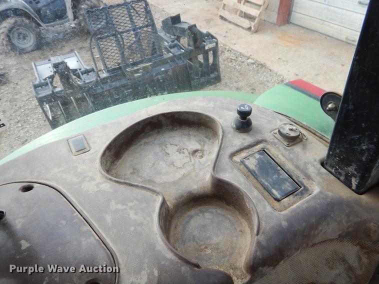 image for item EW9604 2002 John Deere 5520 tractor