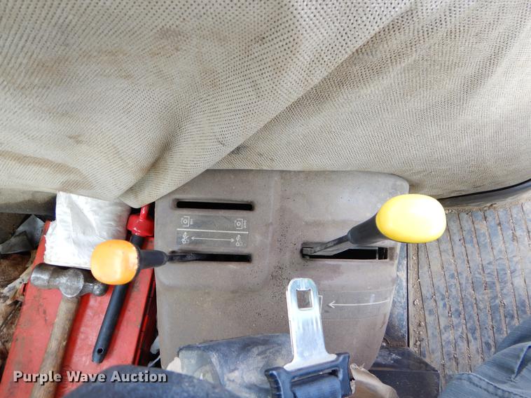 image for item EW9604 2002 John Deere 5520 tractor