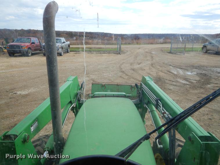 image for item EW9604 2002 John Deere 5520 tractor