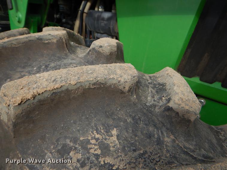 image for item EW9604 2002 John Deere 5520 tractor