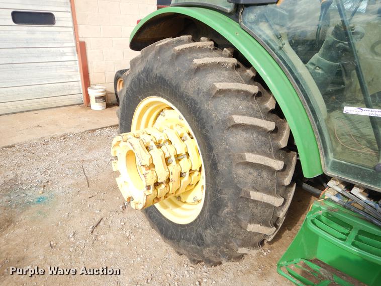 image for item EW9604 2002 John Deere 5520 tractor