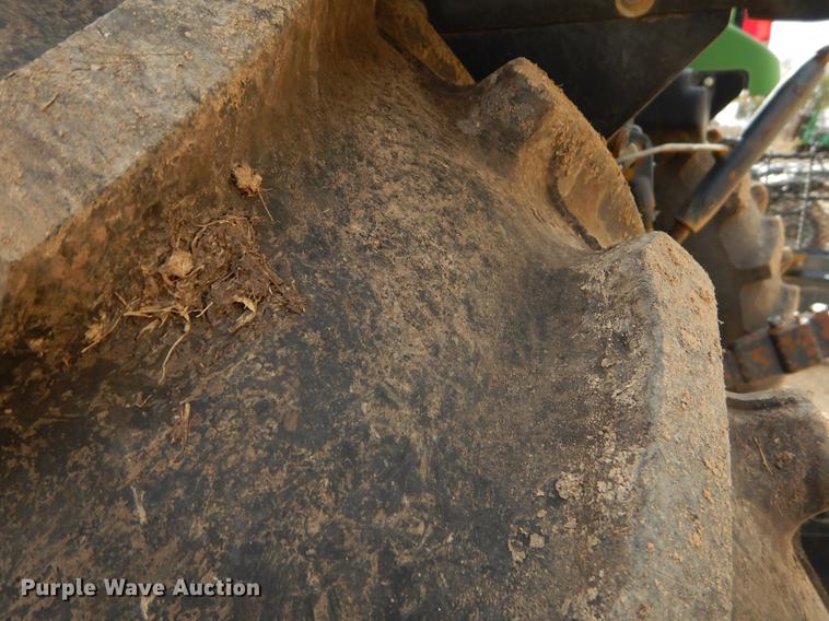 image for item EW9604 2002 John Deere 5520 tractor