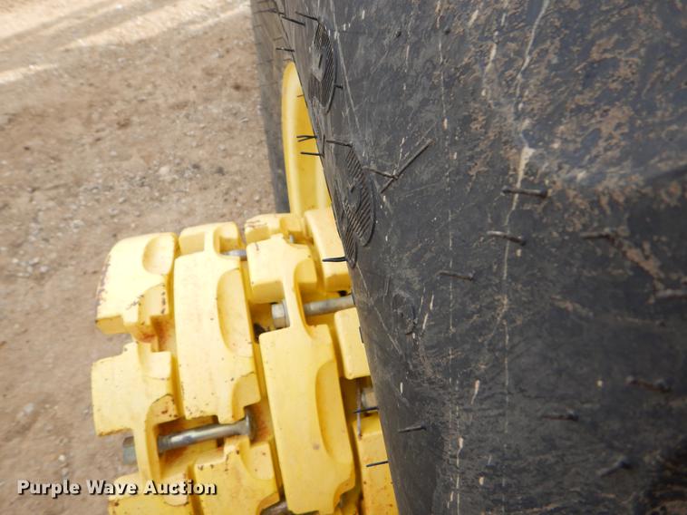 image for item EW9604 2002 John Deere 5520 tractor