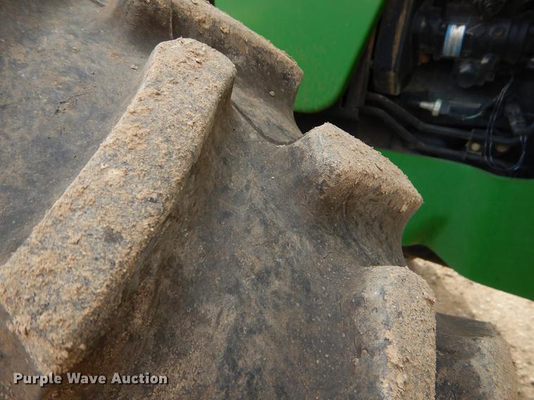 image for item EW9604 2002 John Deere 5520 tractor