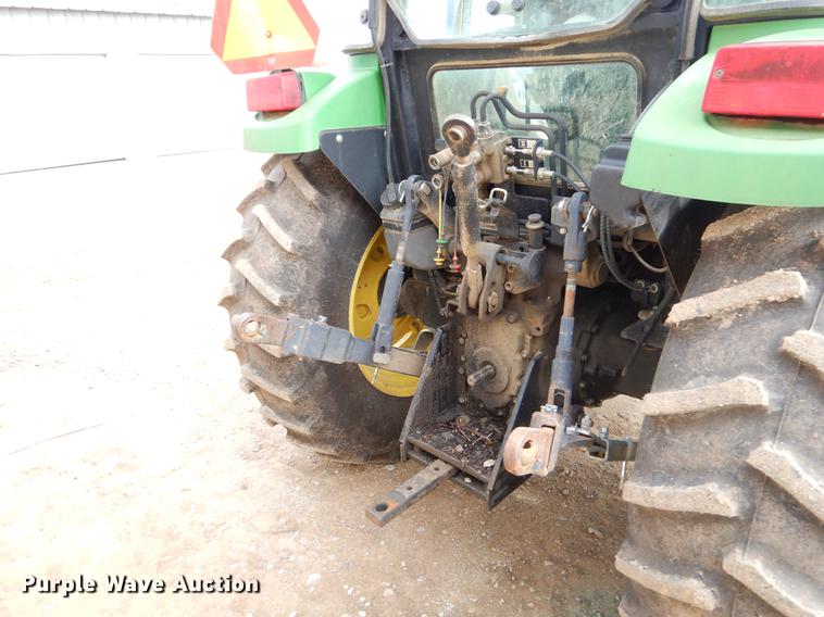 image for item EW9604 2002 John Deere 5520 tractor