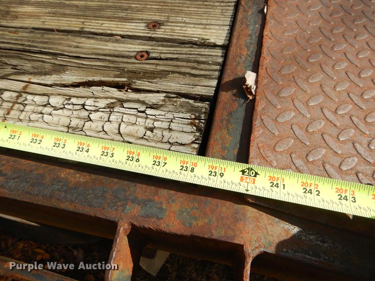 image for item EW9605 1997 Circle D 24GNFBBT equipment trailer