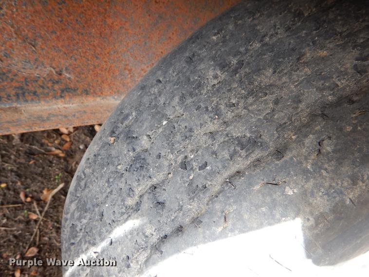 image for item EW9605 1997 Circle D 24GNFBBT equipment trailer