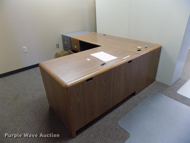 Furniture in Oklahoma City, OK Item FQ9083 sold Purple Wave