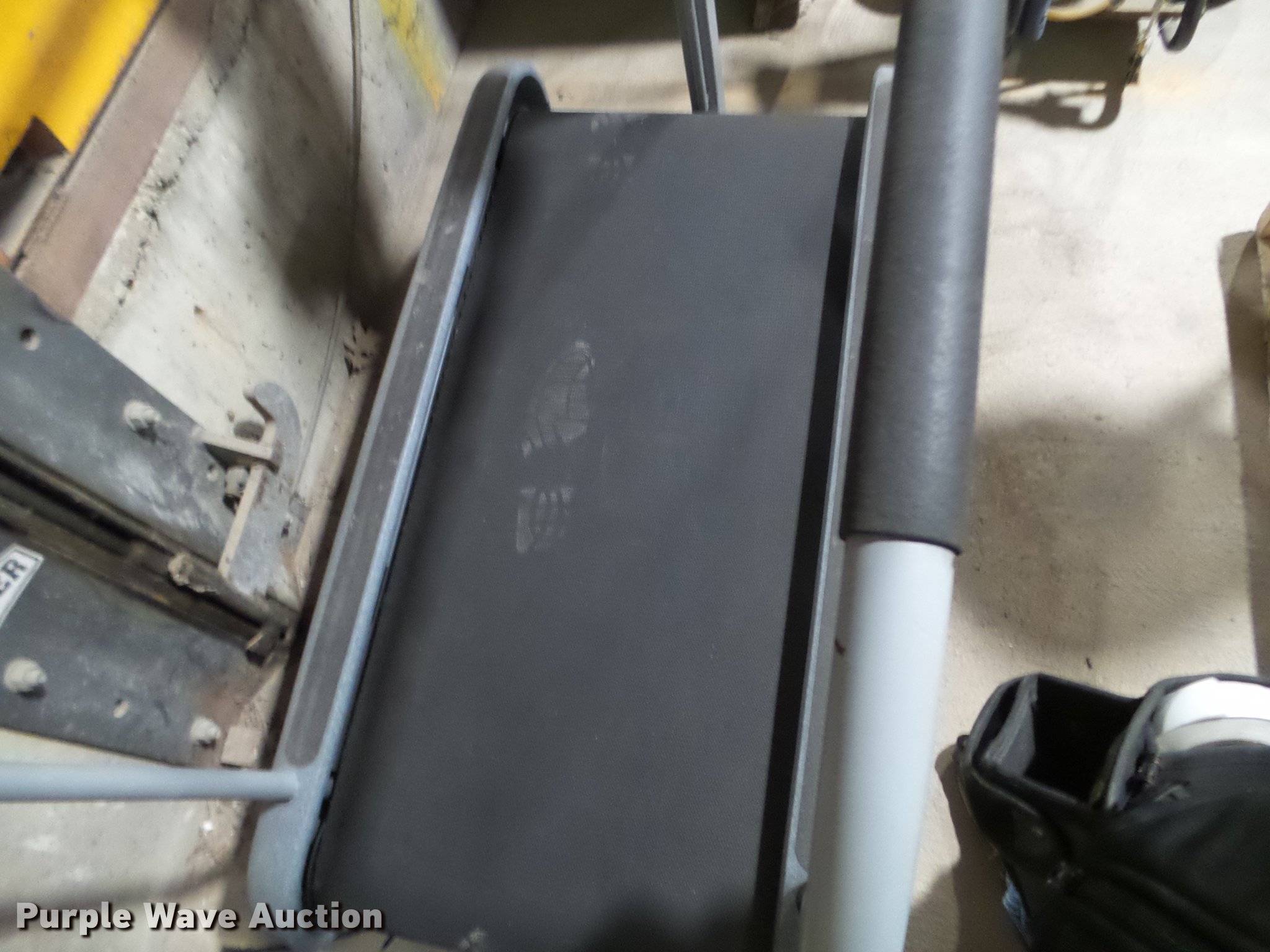 Exercise equipment in Des Moines, IA Item DX9589 sold Purple Wave