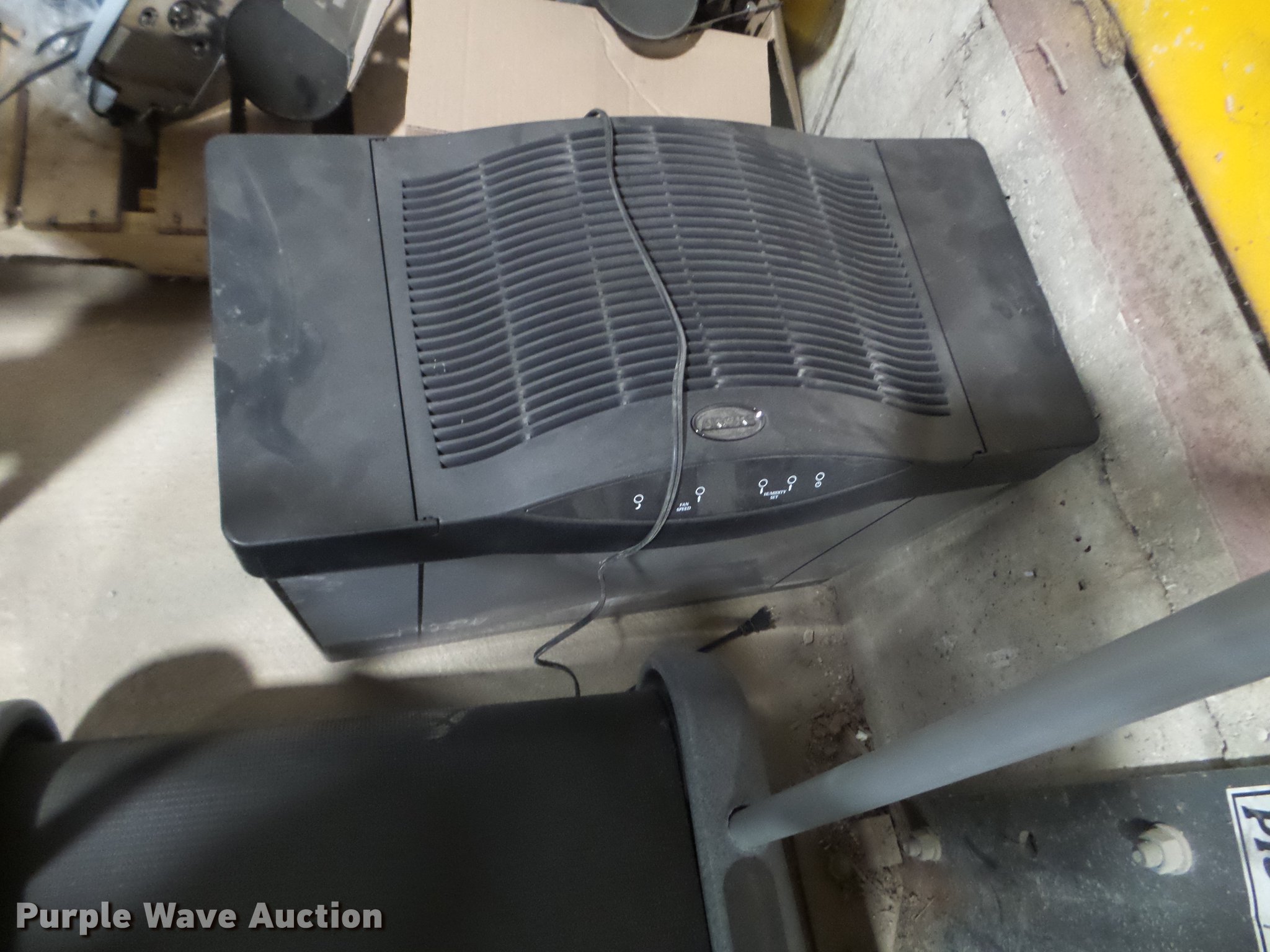 Hoogan treadmill in Des Moines, IA Item DX9598 sold Purple Wave