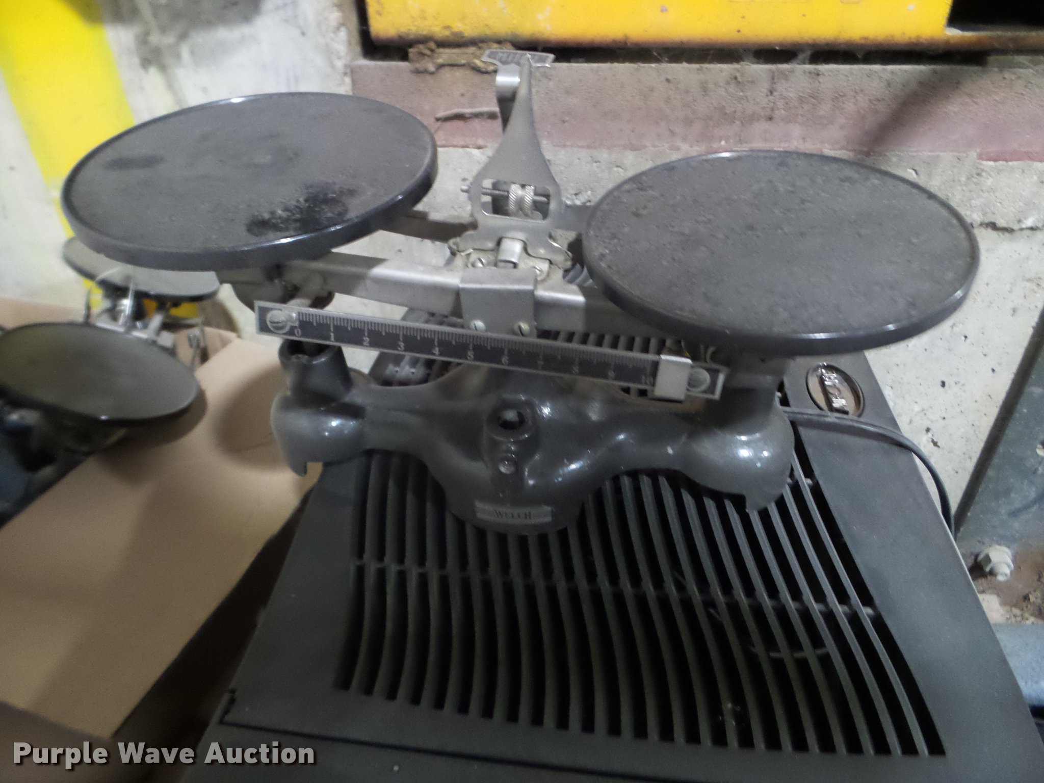 Hoogan treadmill in Des Moines, IA Item DX9598 sold Purple Wave