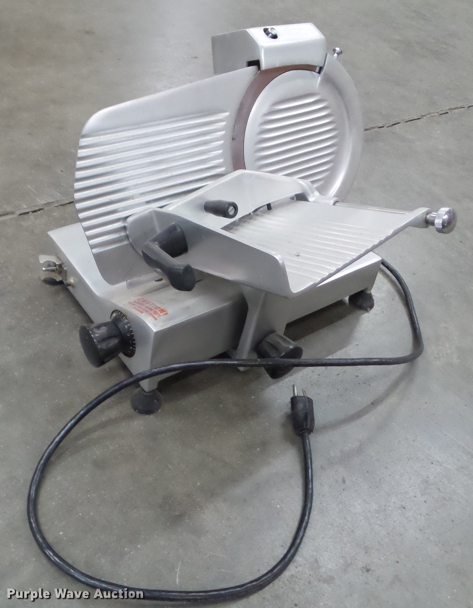 Fleetwood M2205 slicer in Pleasant Hill, IA Item DZ9478 sold Purple