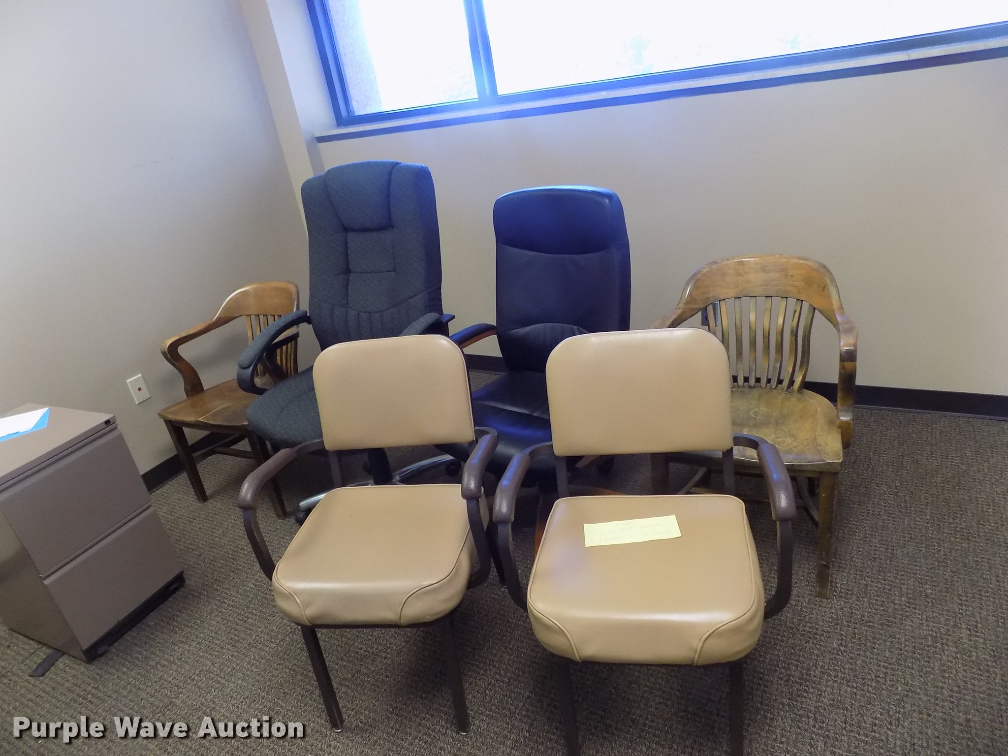 Furniture in Oklahoma City, OK Item FQ9083 sold Purple Wave