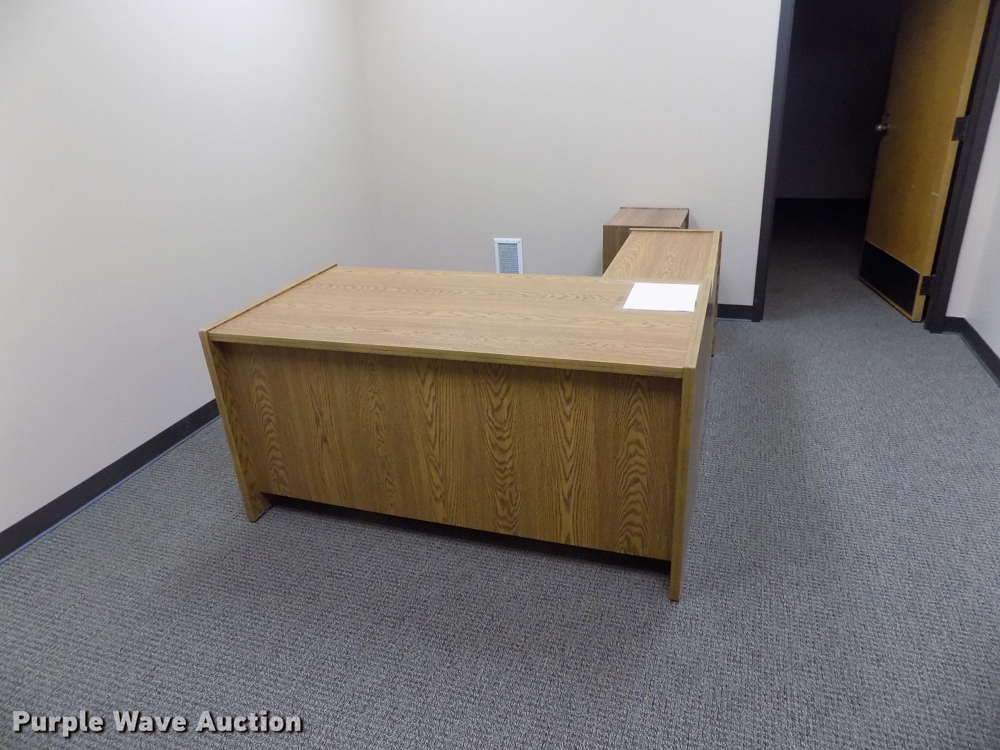 Furniture in Oklahoma City, OK Item FQ9087 sold Purple Wave