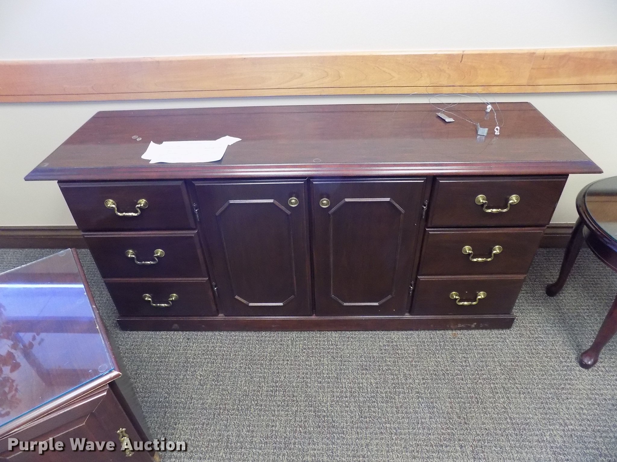 Furniture in Oklahoma City, OK Item FQ9090 sold Purple Wave
