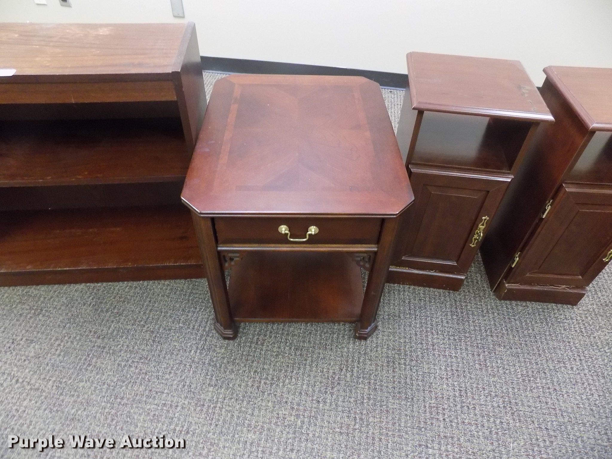 Furniture in Oklahoma City, OK Item FQ9091 sold Purple Wave