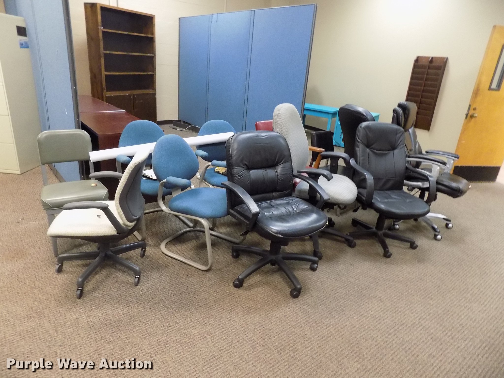 Furniture in Oklahoma City, OK Item FQ9098 sold Purple Wave