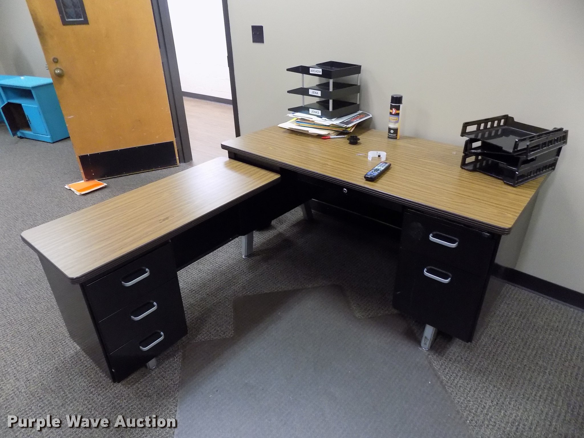 Furniture in Oklahoma City, OK Item FQ9098 sold Purple Wave