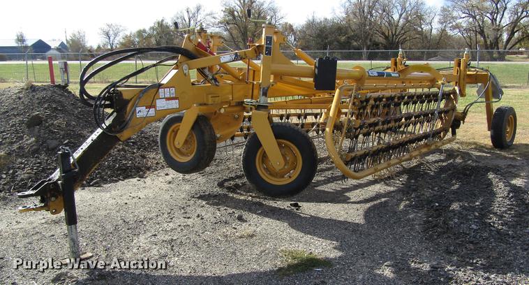 image for item DB4769 Vermeer R2300 hay rake