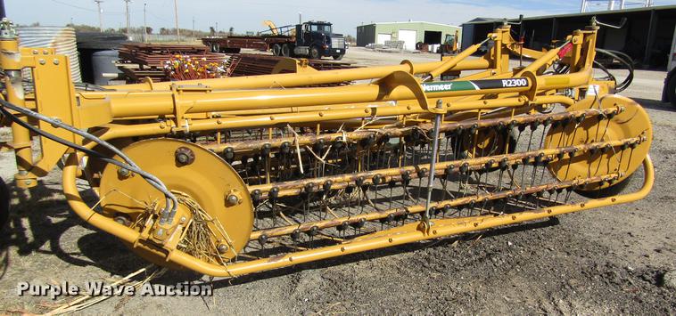 image for item DB4769 Vermeer R2300 hay rake