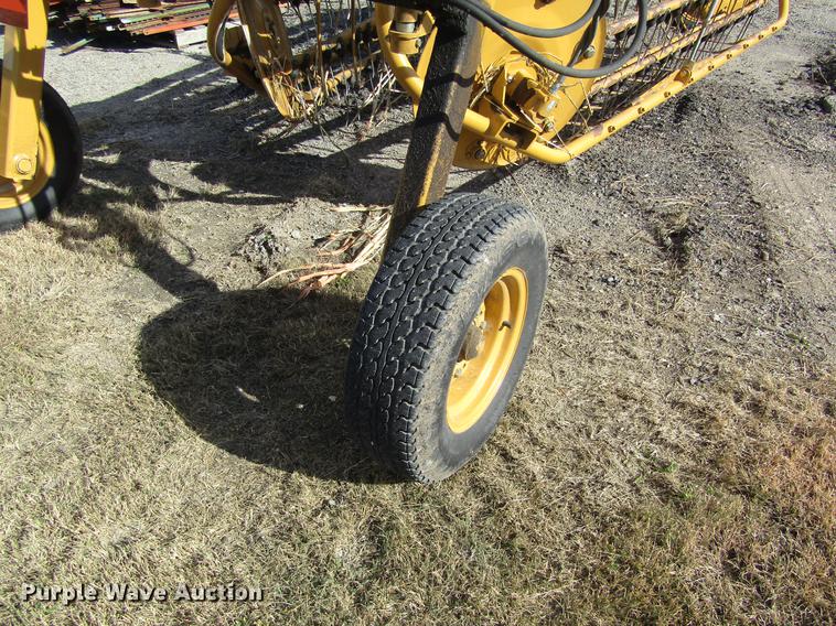 image for item DB4769 Vermeer R2300 hay rake