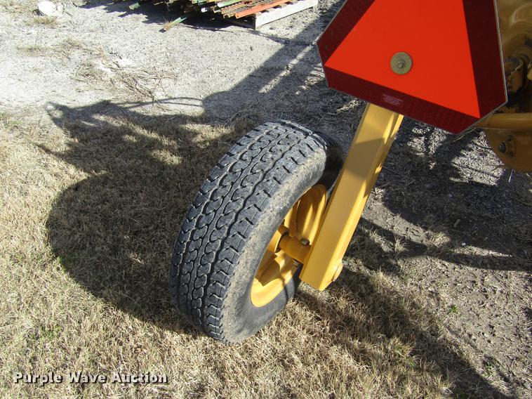 image for item DB4769 Vermeer R2300 hay rake