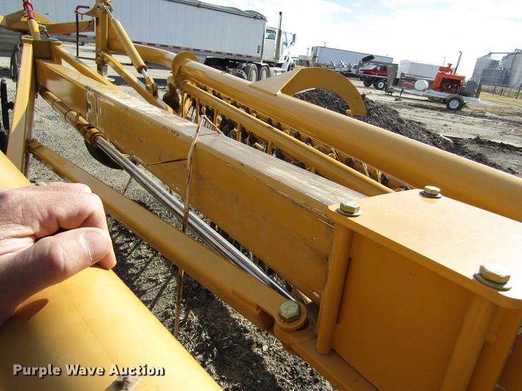 image for item DB4769 Vermeer R2300 hay rake