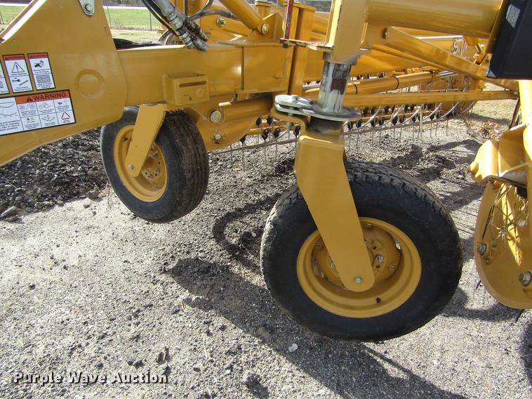 image for item DB4769 Vermeer R2300 hay rake