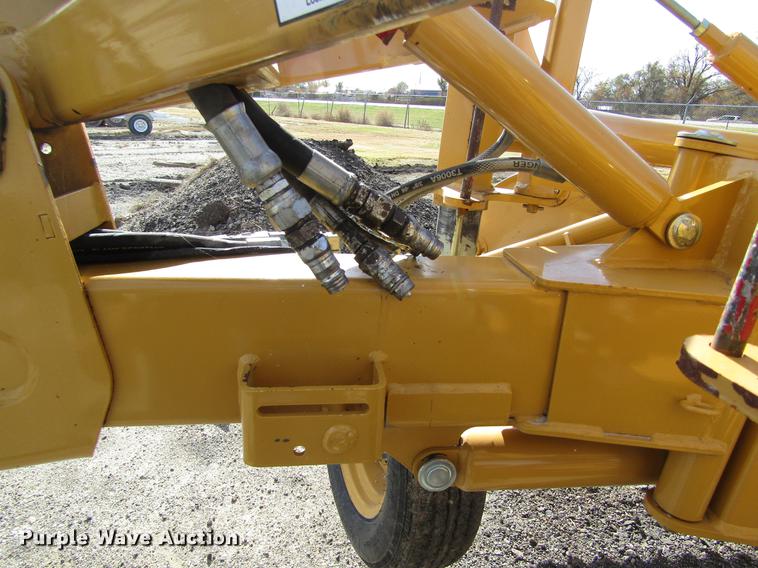 image for item DB4769 Vermeer R2300 hay rake