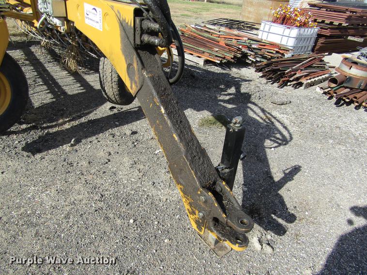 image for item DB4769 Vermeer R2300 hay rake