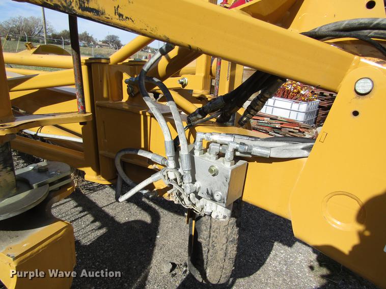 image for item DB4769 Vermeer R2300 hay rake