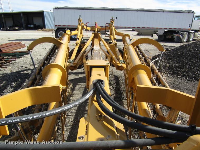 image for item DB4769 Vermeer R2300 hay rake