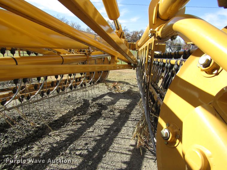 image for item DB4769 Vermeer R2300 hay rake