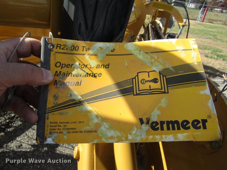 image for item DB4769 Vermeer R2300 hay rake