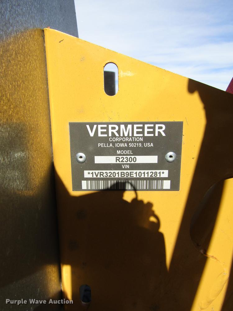 image for item DB4769 Vermeer R2300 hay rake