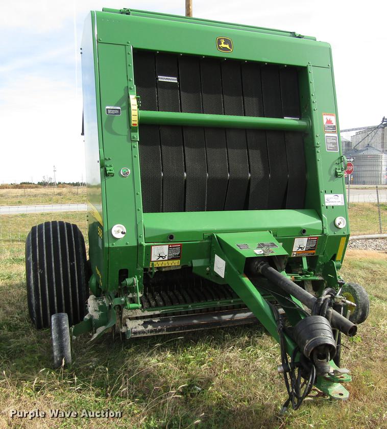 image for item DB4823 2011 John Deere 568 round baler
