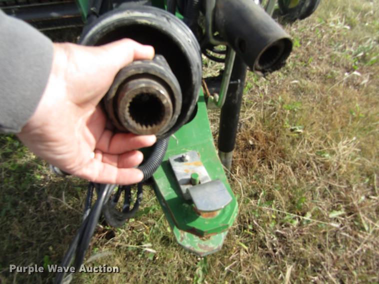 image for item DB4823 2011 John Deere 568 round baler