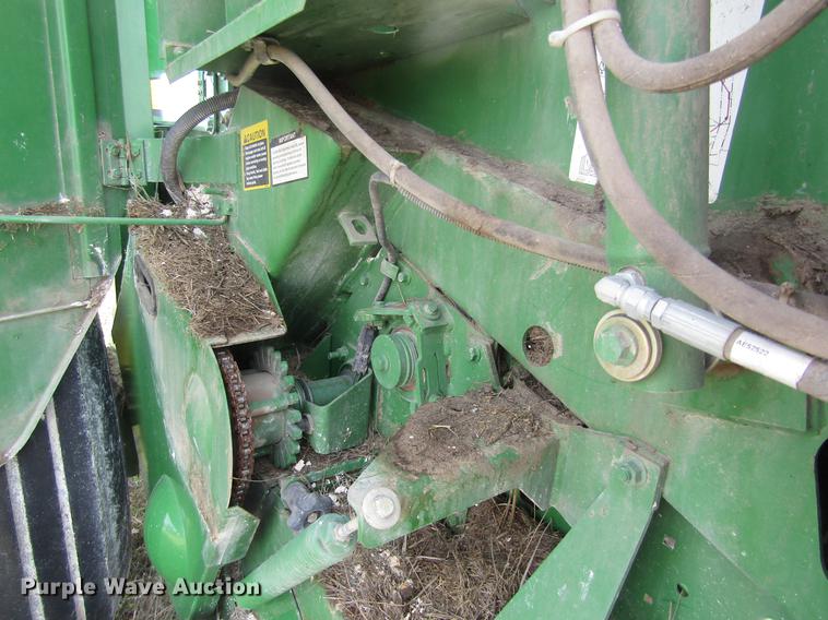 image for item DB4823 2011 John Deere 568 round baler