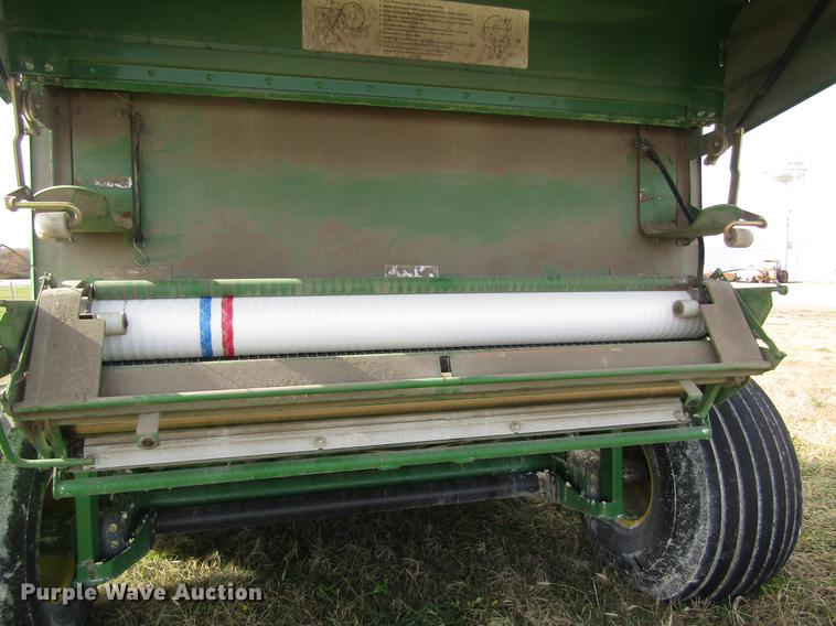 image for item DB4823 2011 John Deere 568 round baler