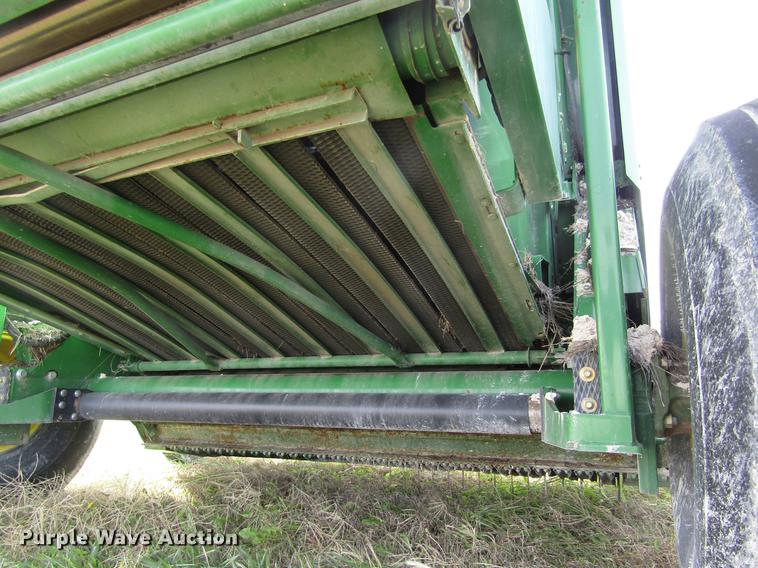 image for item DB4823 2011 John Deere 568 round baler