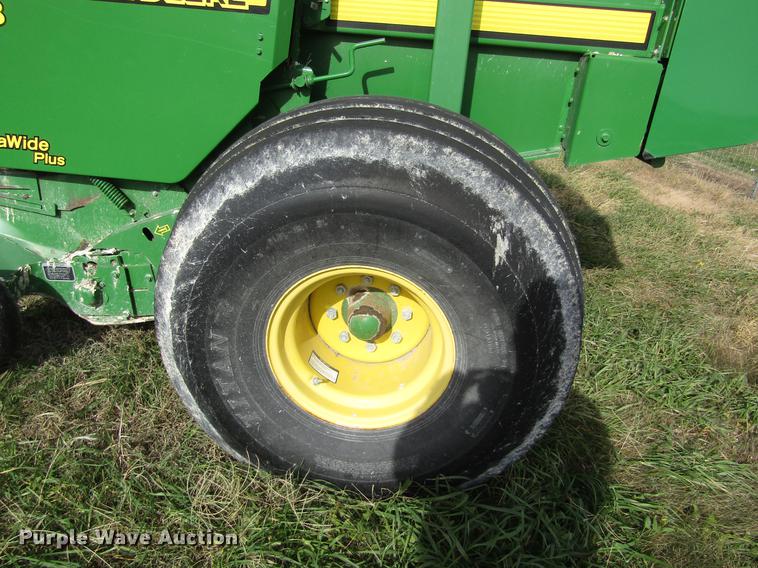 image for item DB4823 2011 John Deere 568 round baler