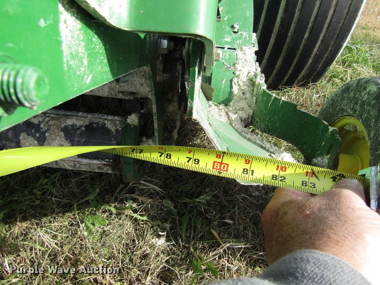 image for item DB4823 2011 John Deere 568 round baler