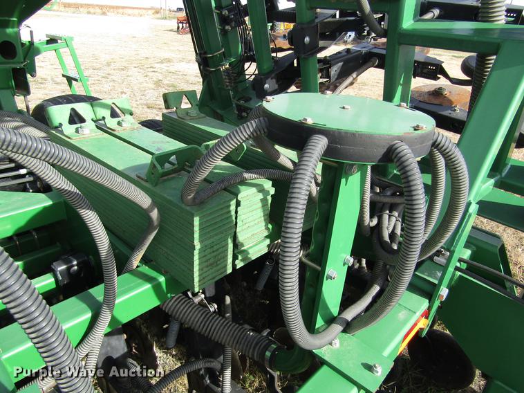 image for item DB4824 Great Plains NTA3510 air no-till grain drill