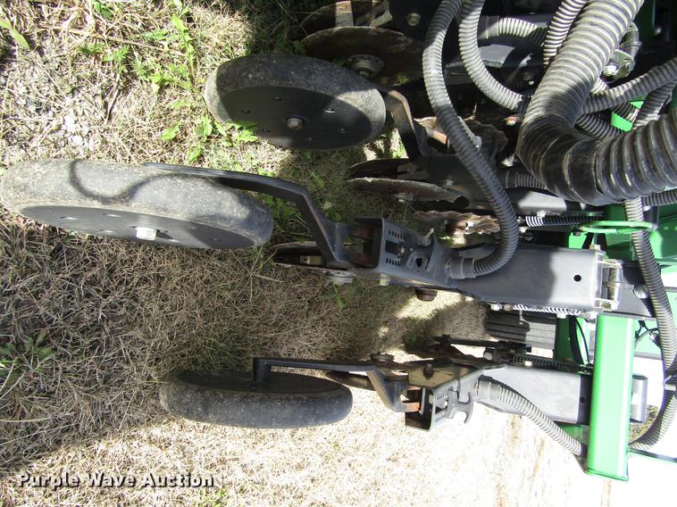 image for item DB4824 Great Plains NTA3510 air no-till grain drill