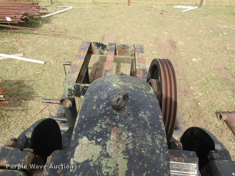 image for item DB4837 Emsco DD77 oilfield pump jack